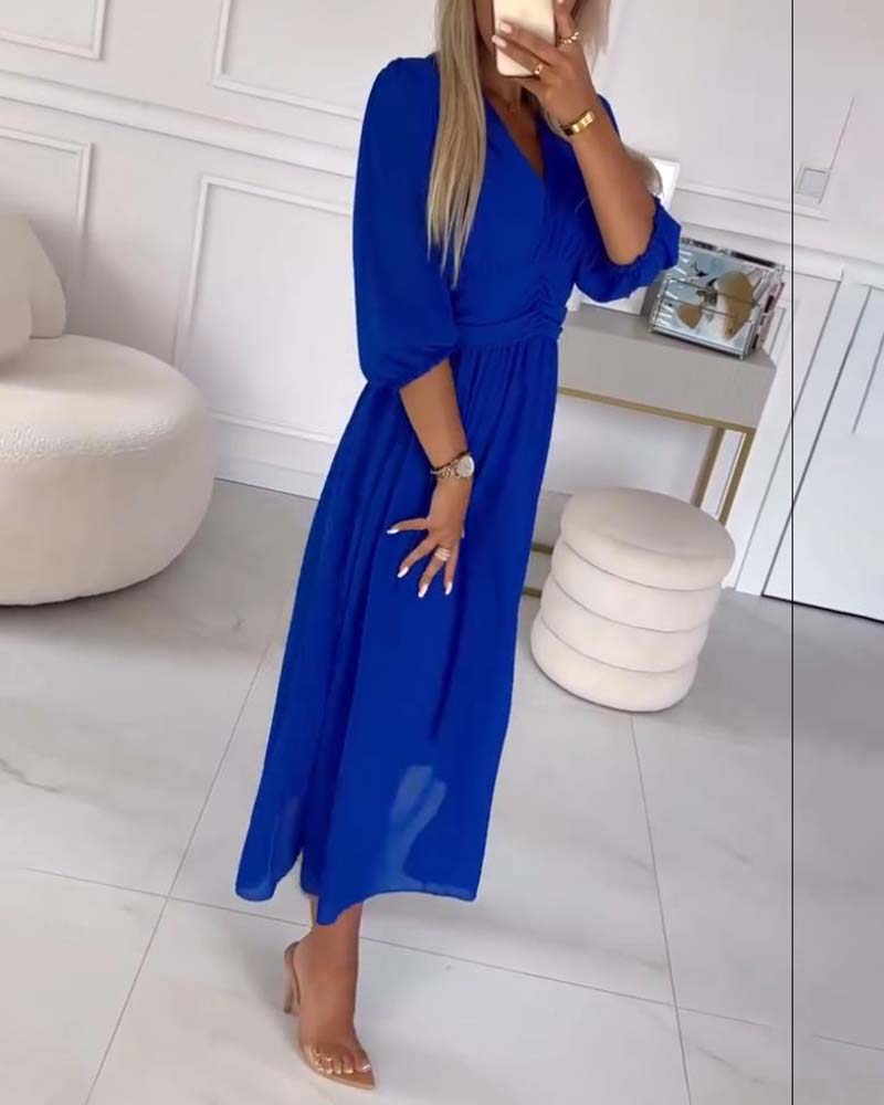 Nore | Elegante Jurk met V-hals